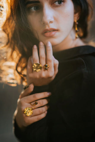 ZAHARA STUDS