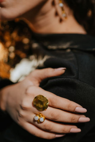 ZAHARA STUDS