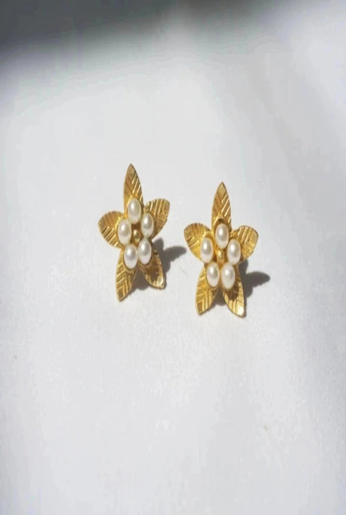 ZAHARA STUDS